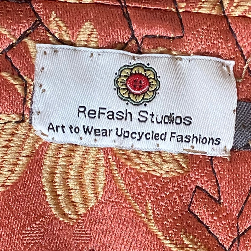 Refash Studios Upcycled Art Pink Button Down Gold… - image 8
